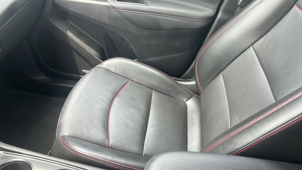 Used 2023 Chevrolet Equinox RS w/ RS Leather Package FWD image 9