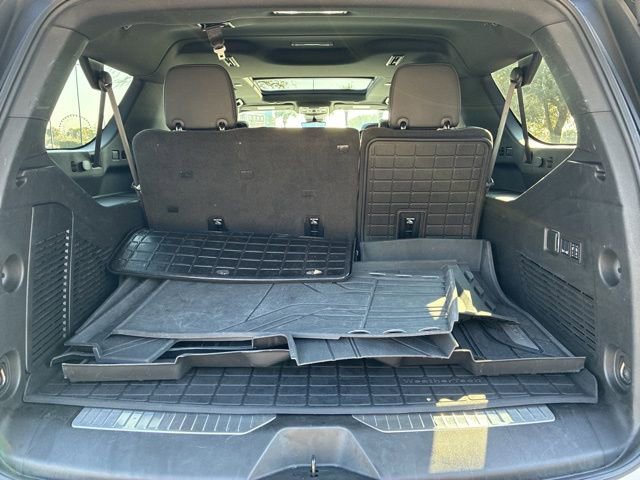 Used 2024 Chevrolet Suburban High Country image 17