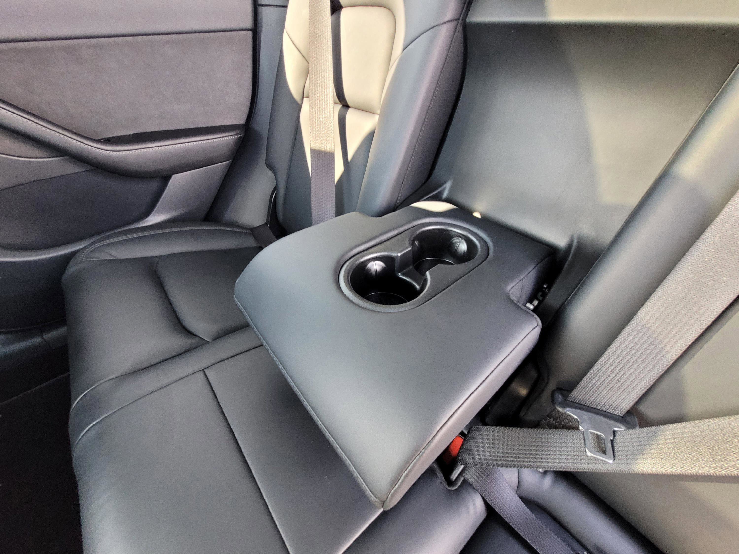 Used 2020 Tesla Model Y Long Range image 15