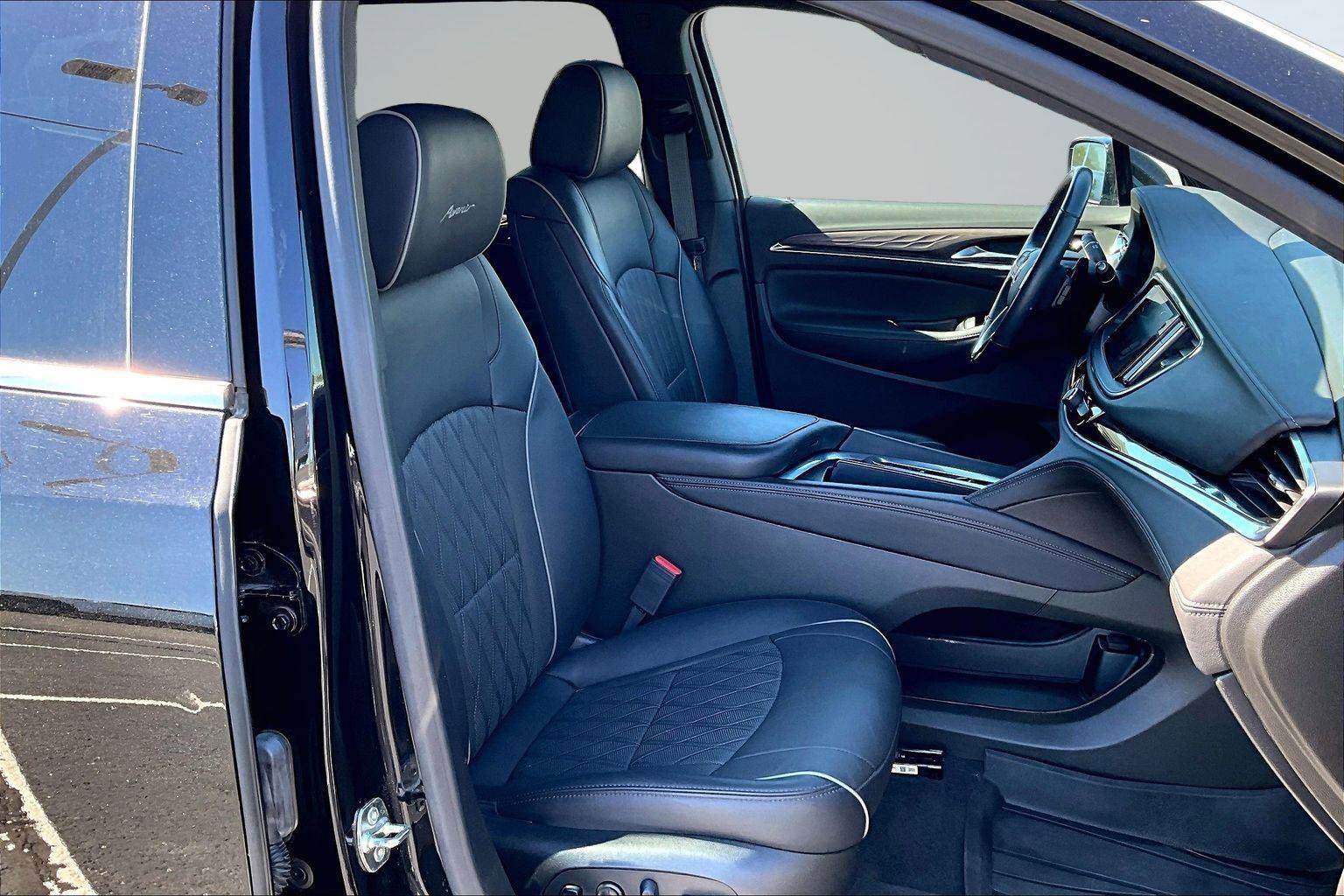 Used 2024 Buick Enclave Avenir w/ Avenir Technology Package AWD/4WD image 8