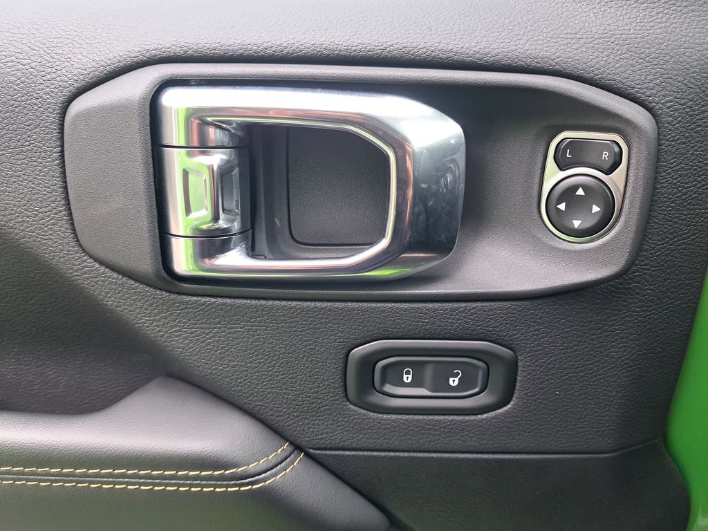 Used 2025 Jeep Gladiator Sport AWD/4WD image 26