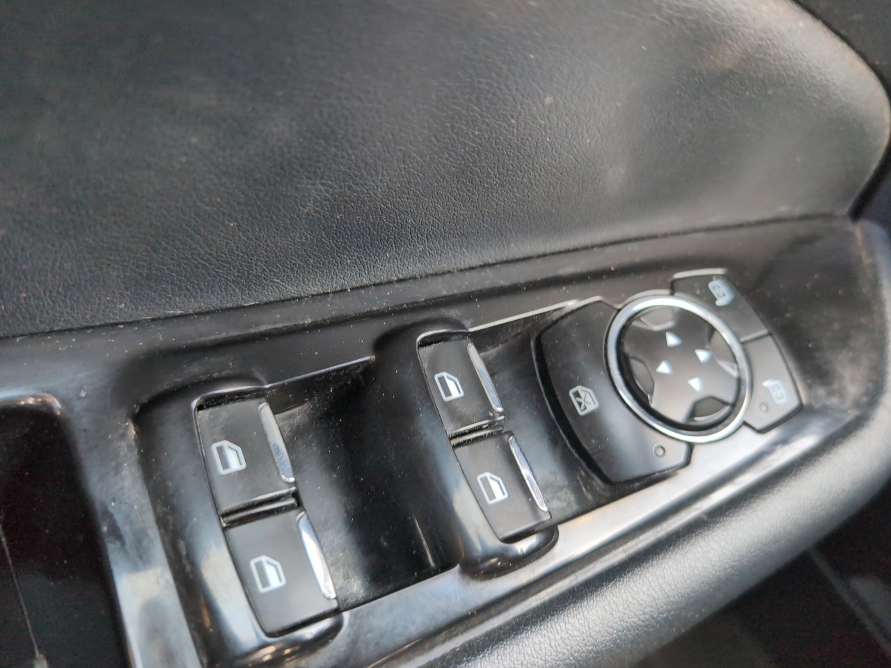 Used 2020 Ford Edge ST w/ Cold Weather Package AWD/4WD image 31