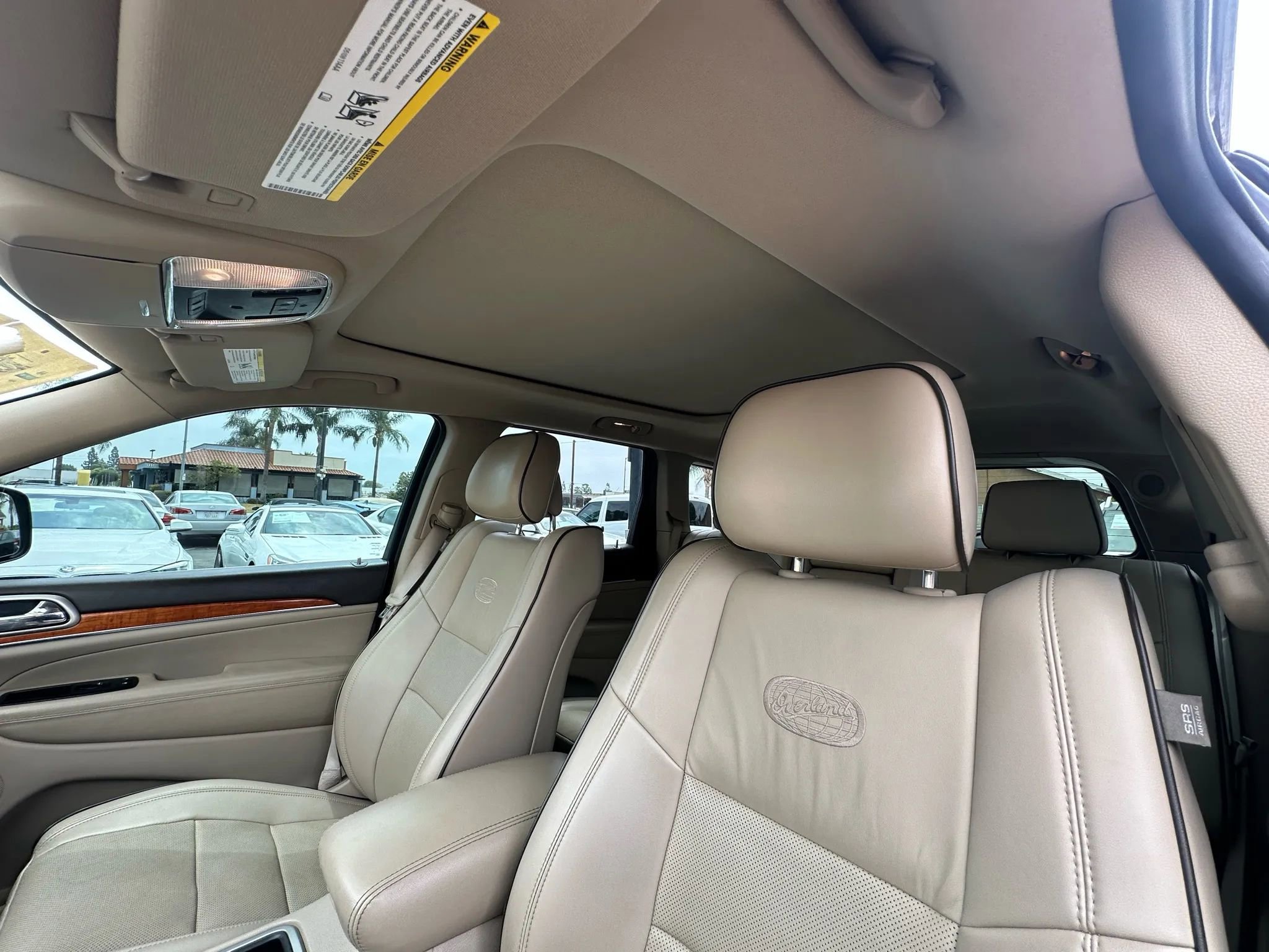 Used 2011 Jeep Grand Cherokee Overland w/ Trailer Tow Group IV image 27