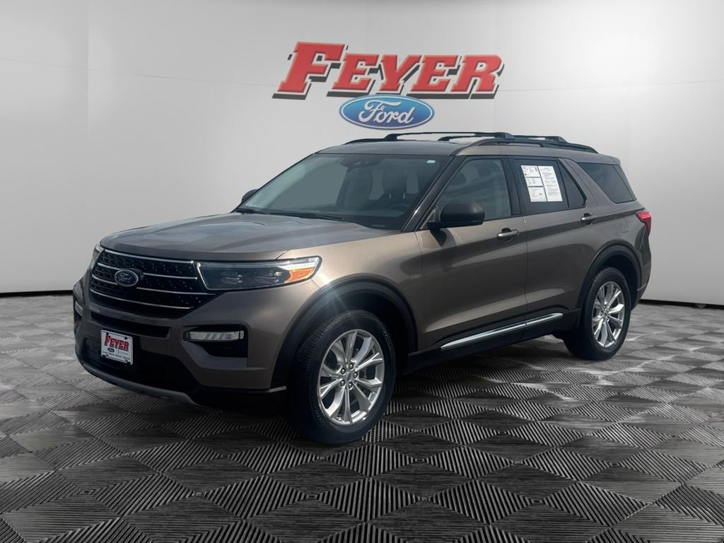 Certified 2021 Ford Explorer XLT w/ Equipment Group 202A AWD/4WD image 1