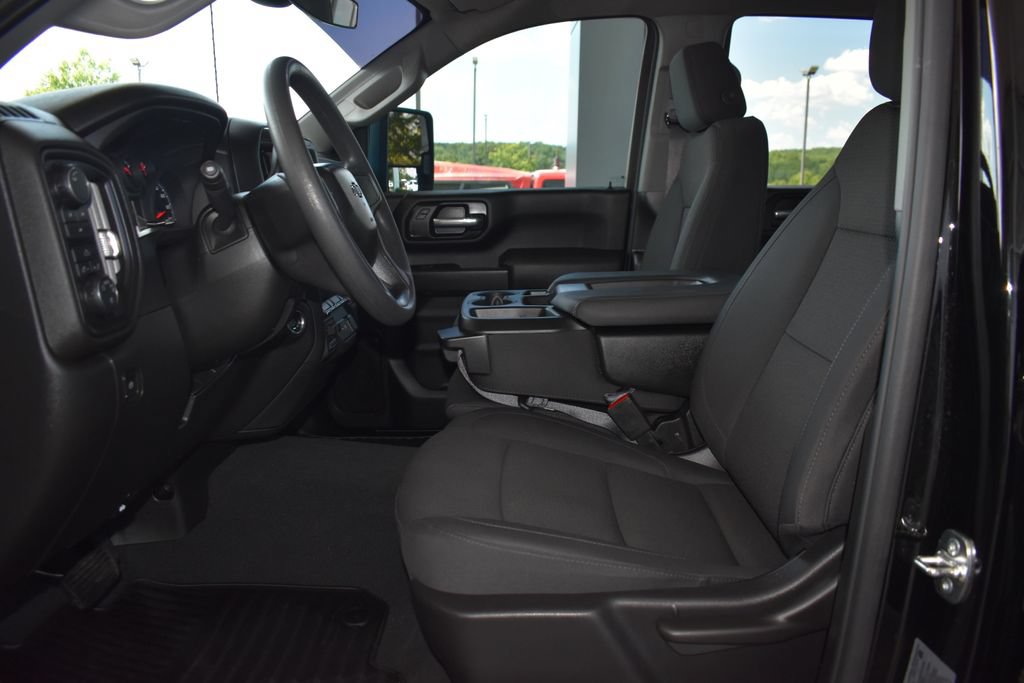 Used 2026 Chevrolet Silverado 2500 Custom w/ Custom Blackout Package AWD/4WD image 4