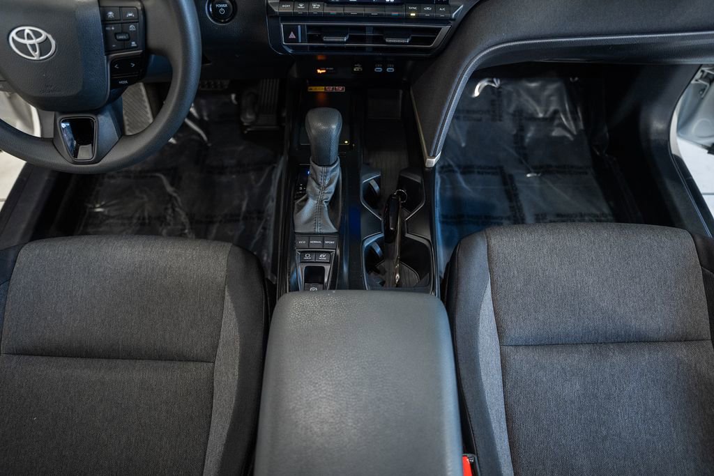 Used 2025 Toyota Camry LE FWD image 24