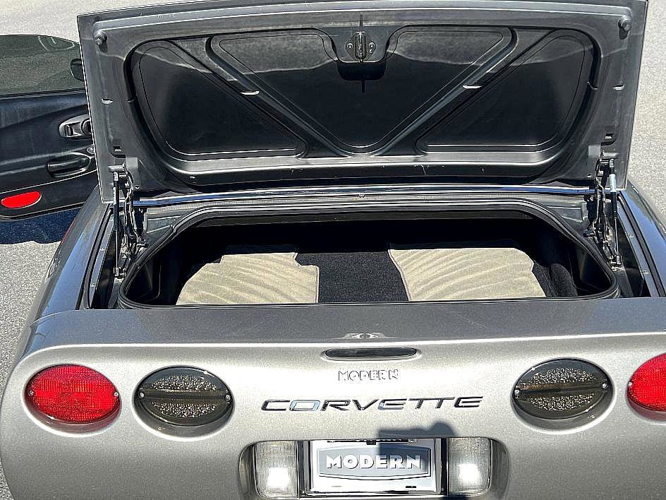 Used 2001 Chevrolet Corvette Convertible w/ Preferred Equipment Group2 image 20