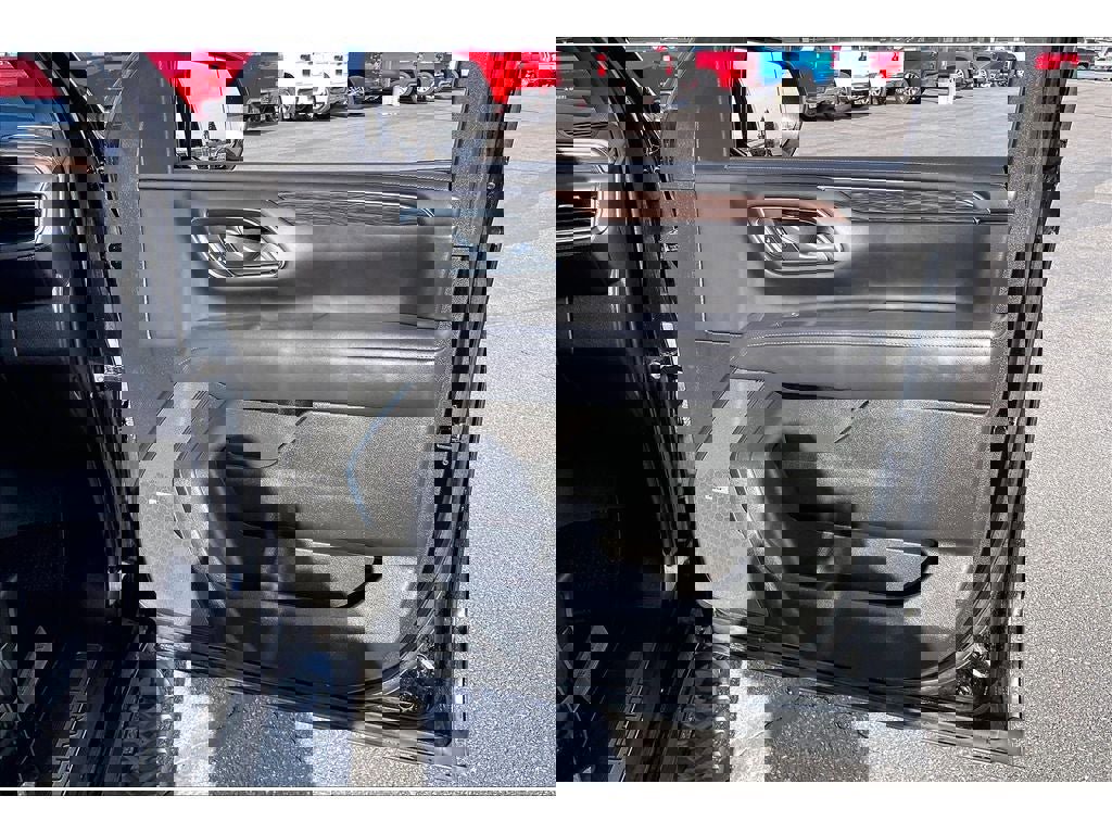 Used 2022 Chevrolet Tahoe Z71 image 25