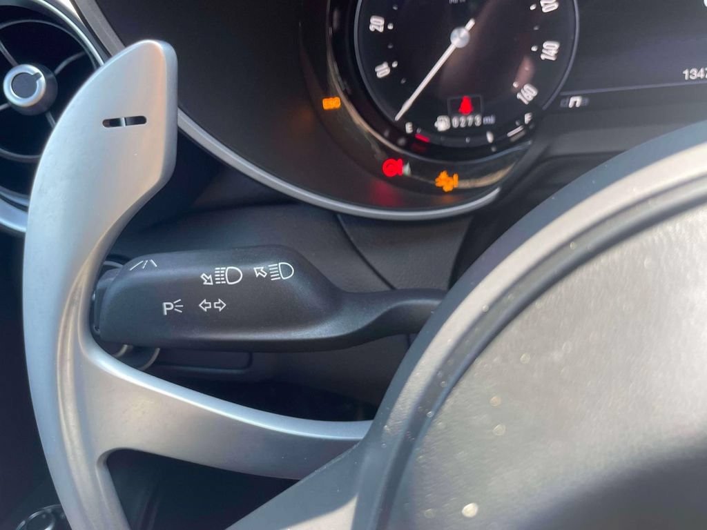 Used 2025 Alfa Romeo Giulia AWD image 24