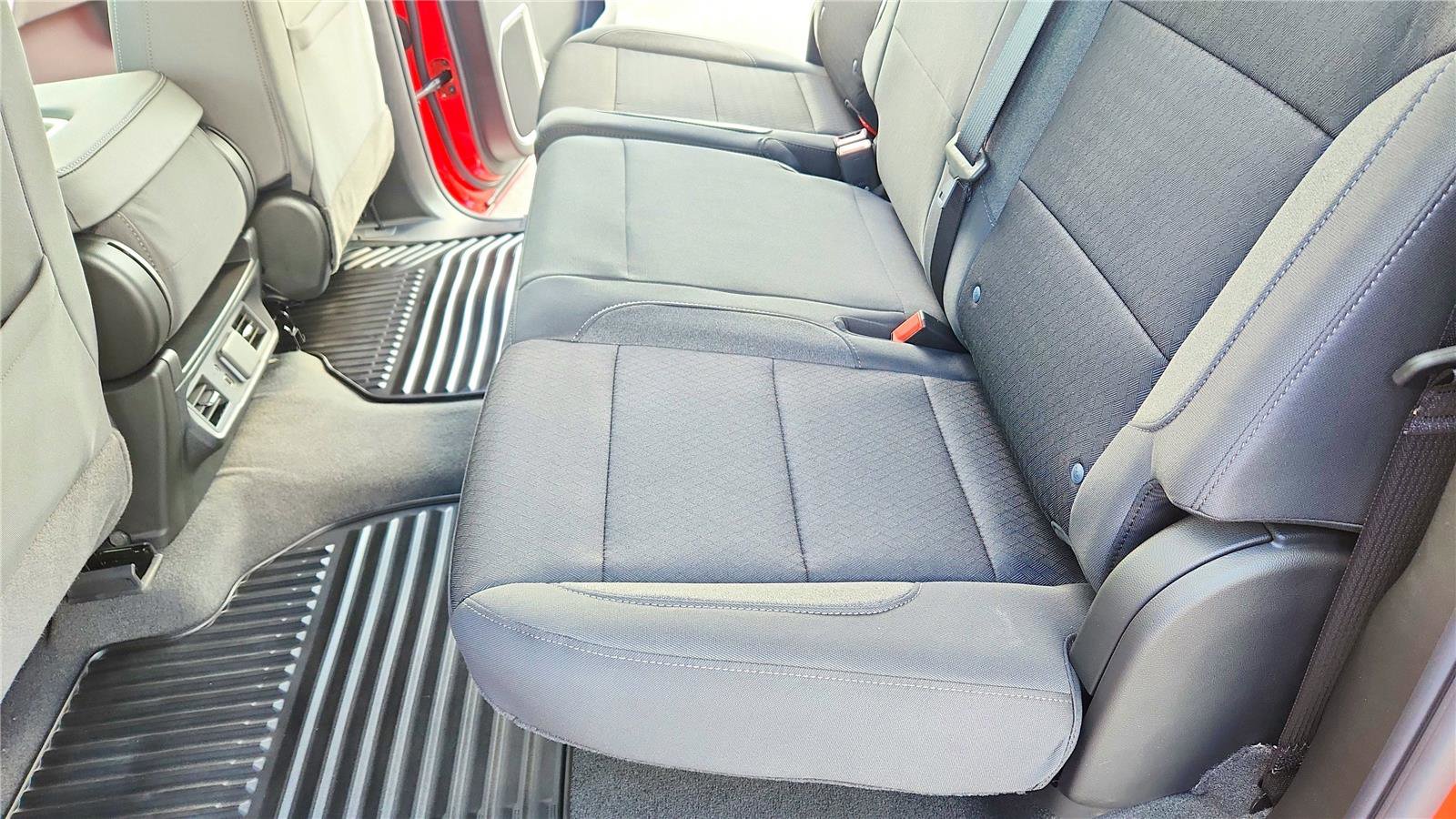 Used 2025 GMC Sierra 2500 SLE image 17