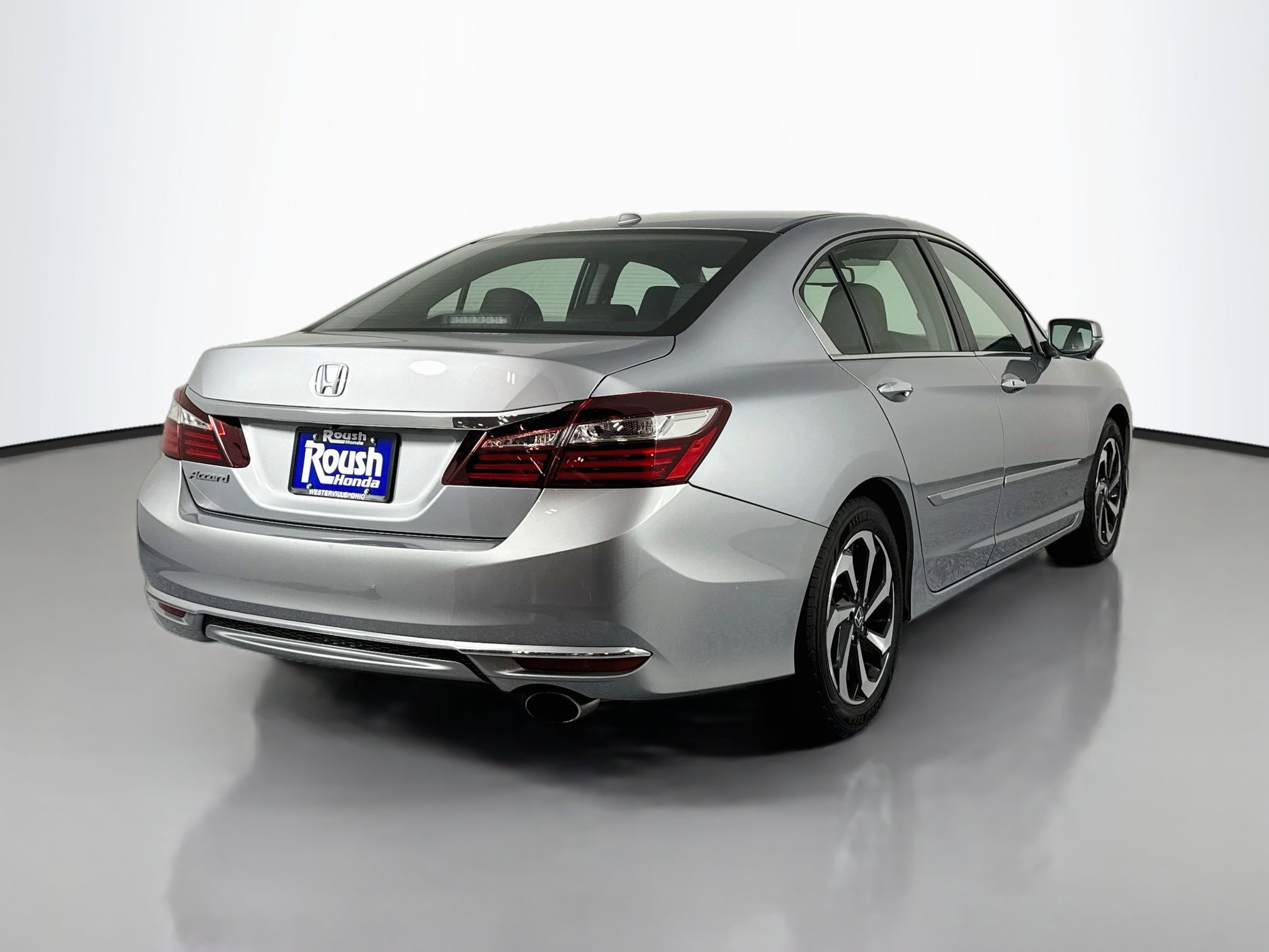 Certified 2017 Honda Accord EX-L image 5