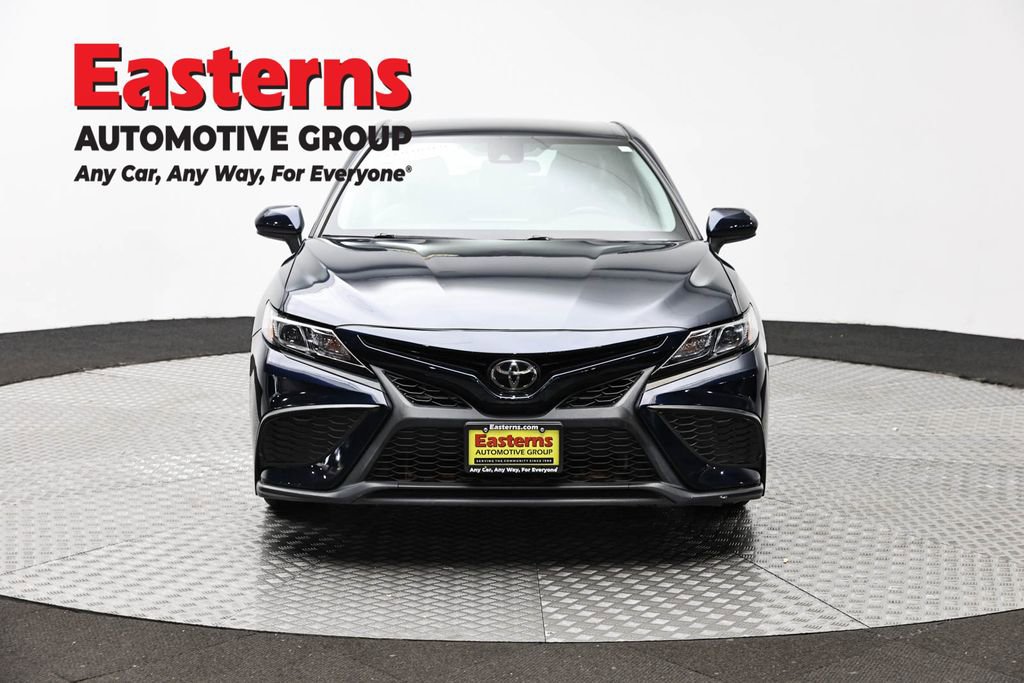 Used 2021 Toyota Camry SE FWD image 2