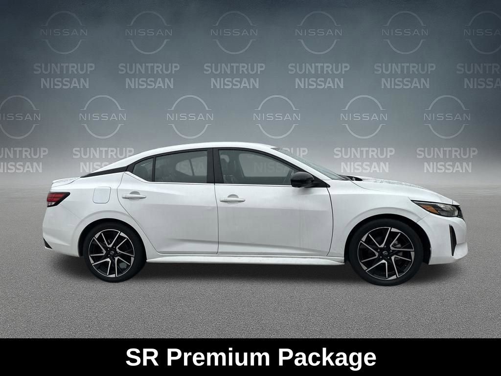 Used 2025 Nissan Sentra SR w/ SR Premium Package image 7