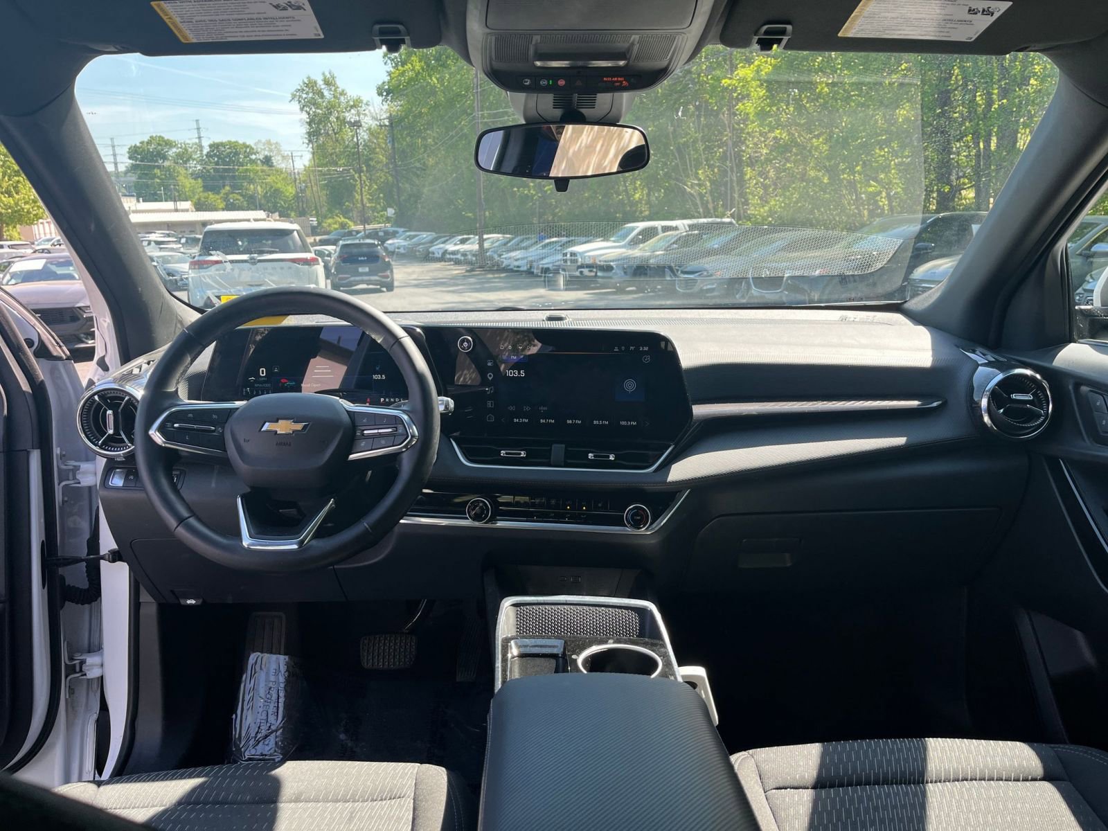 Used 2025 Chevrolet Equinox LT image 28