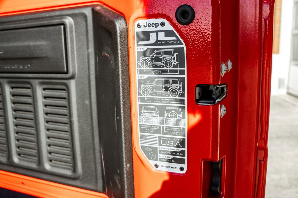 Used 2025 Jeep Wrangler Unlimited Sahara image 35