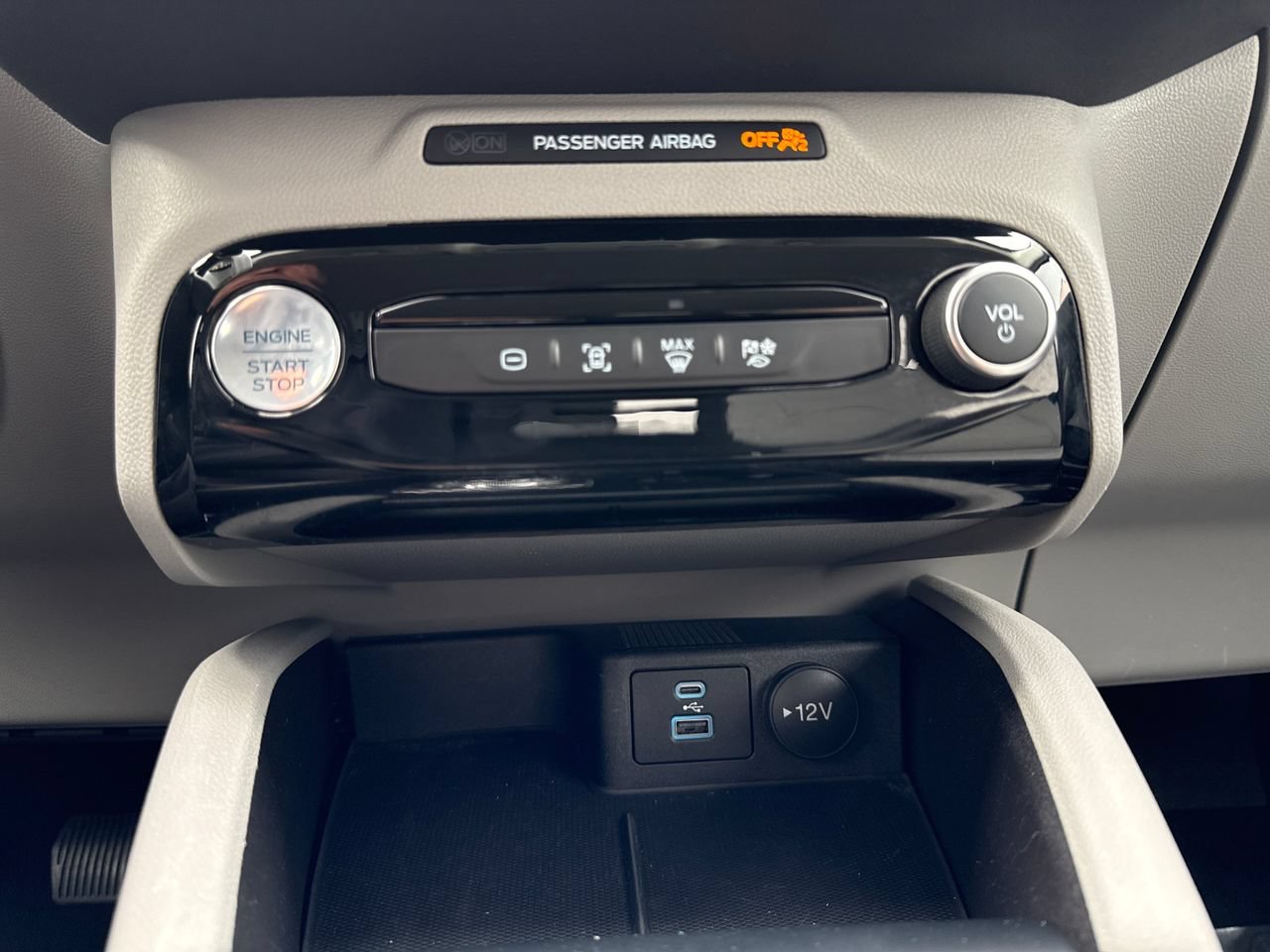 Used 2023 Ford Escape Active w/ Tech Pack #1 AWD/4WD image 21