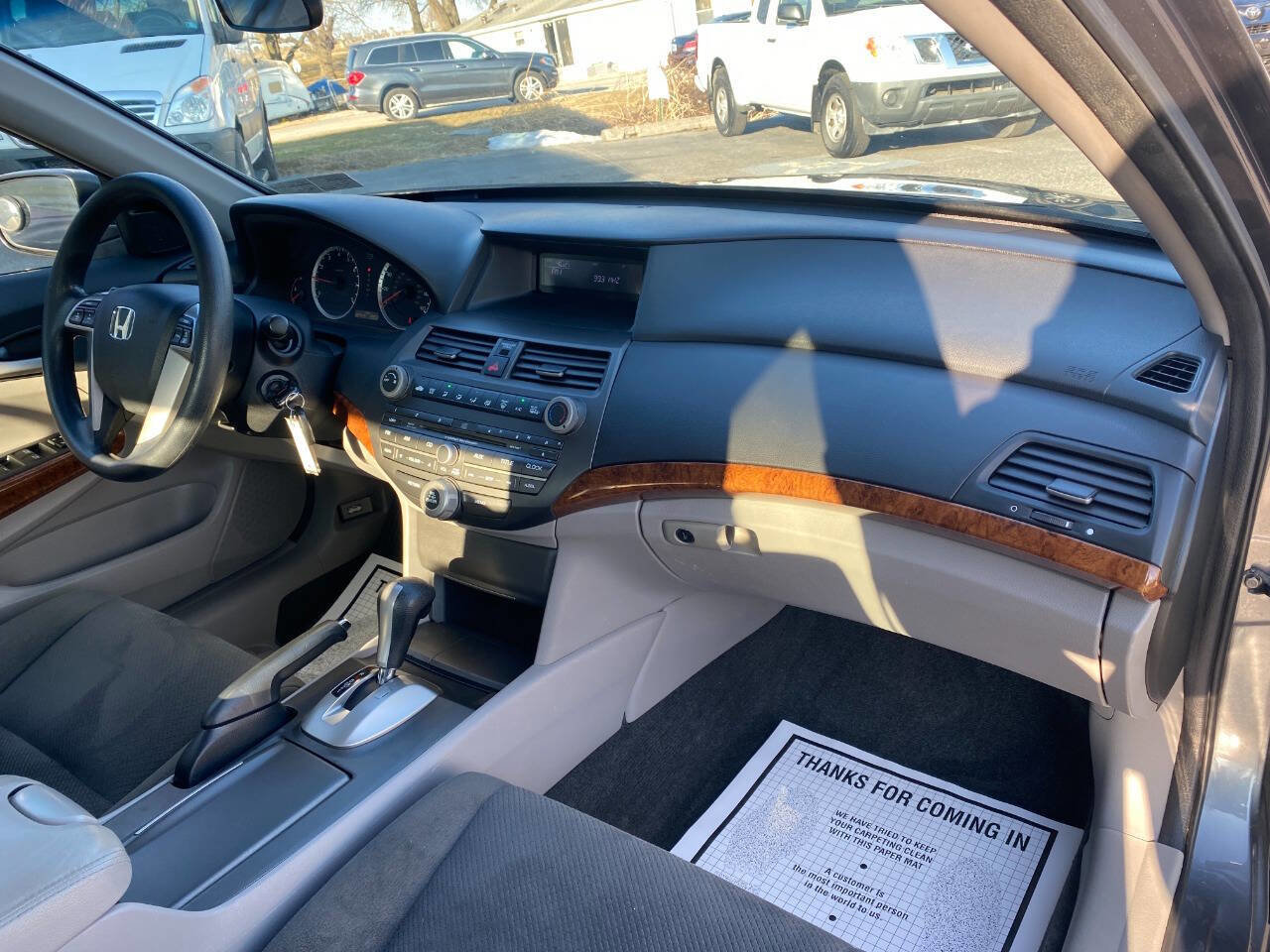 Used 2011 Honda Accord EX image 31