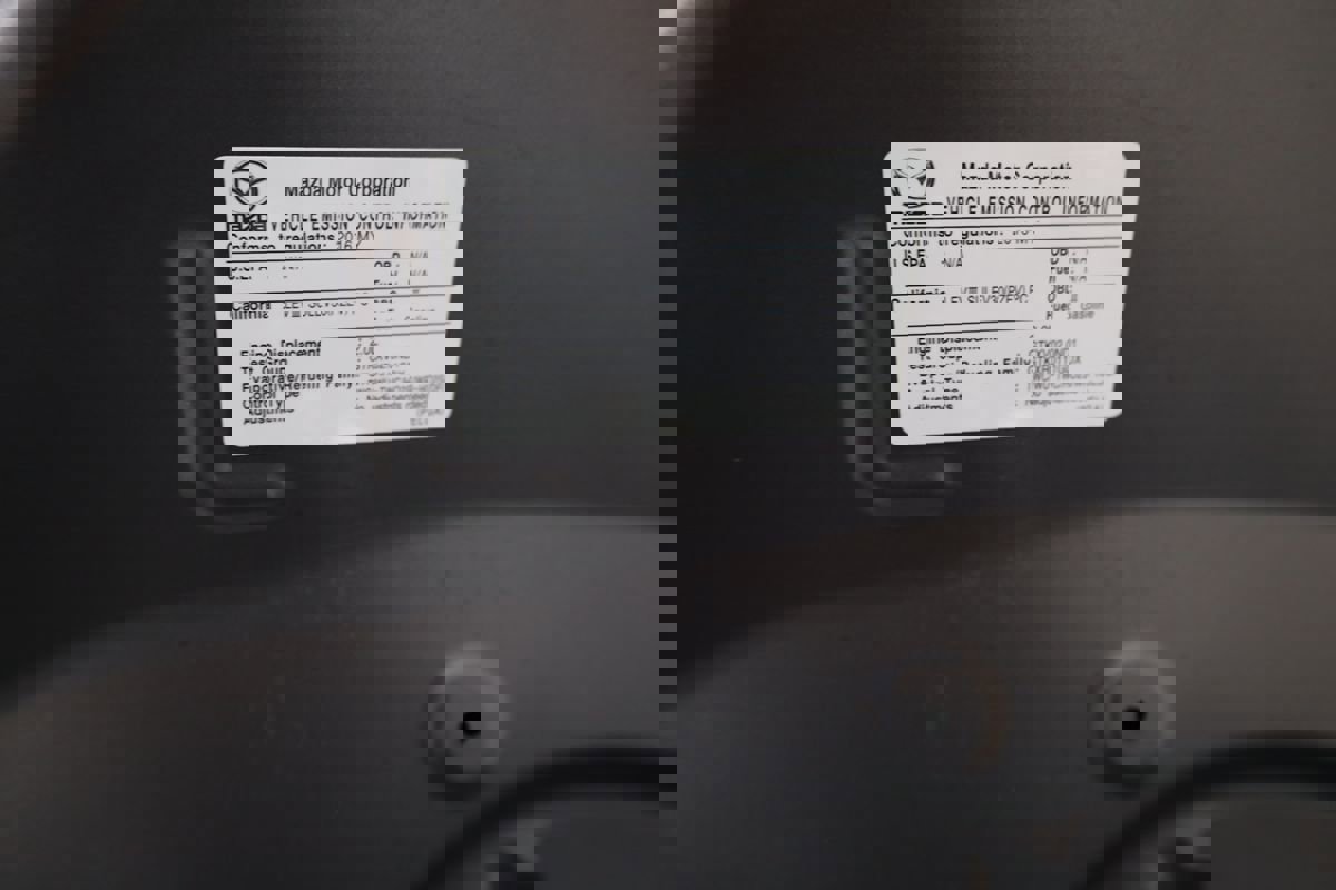 Used 2016 MAZDA MAZDA3 i Grand Touring image 35