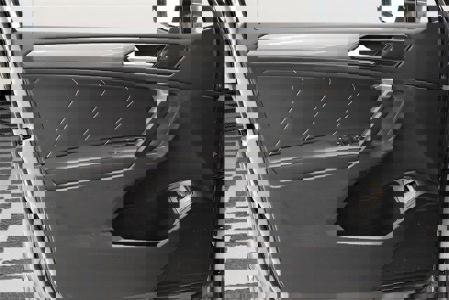 Used 2022 Volkswagen Tiguan SE image 22