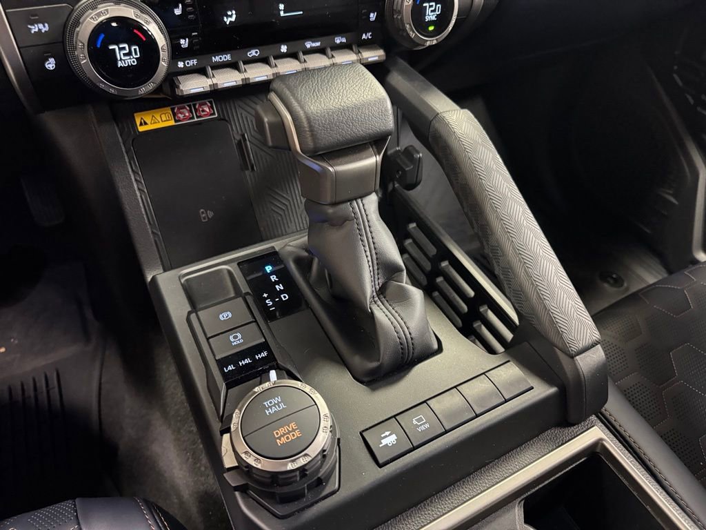 Used 2025 Toyota 4Runner Platinum AWD/4WD image 30