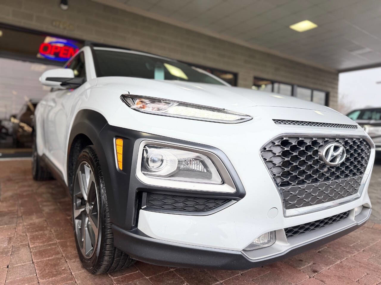 Used 2021 Hyundai Kona Limited image 25