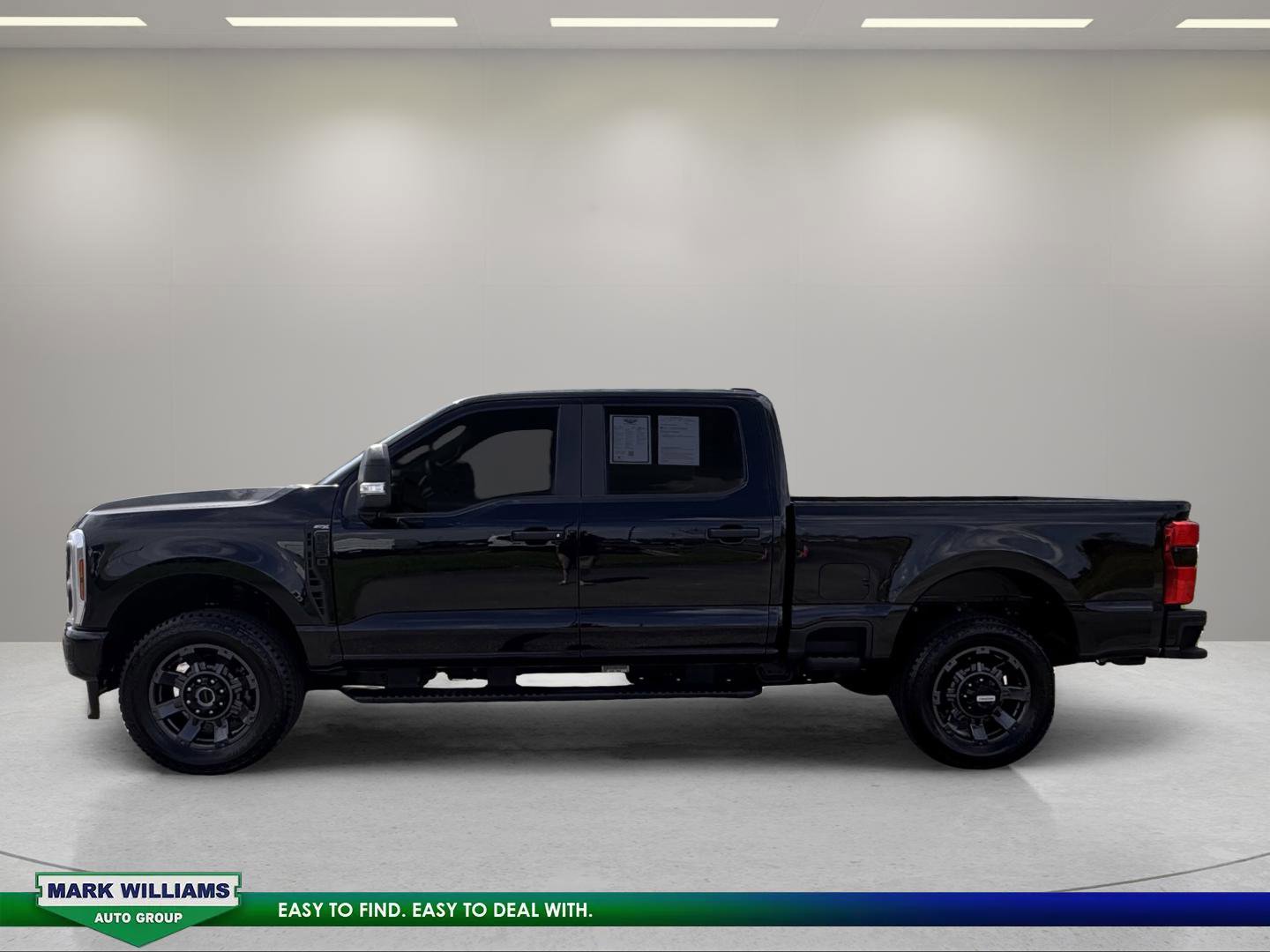 Used 2025 Ford F250 XL w/ STX Appearance Package image 6
