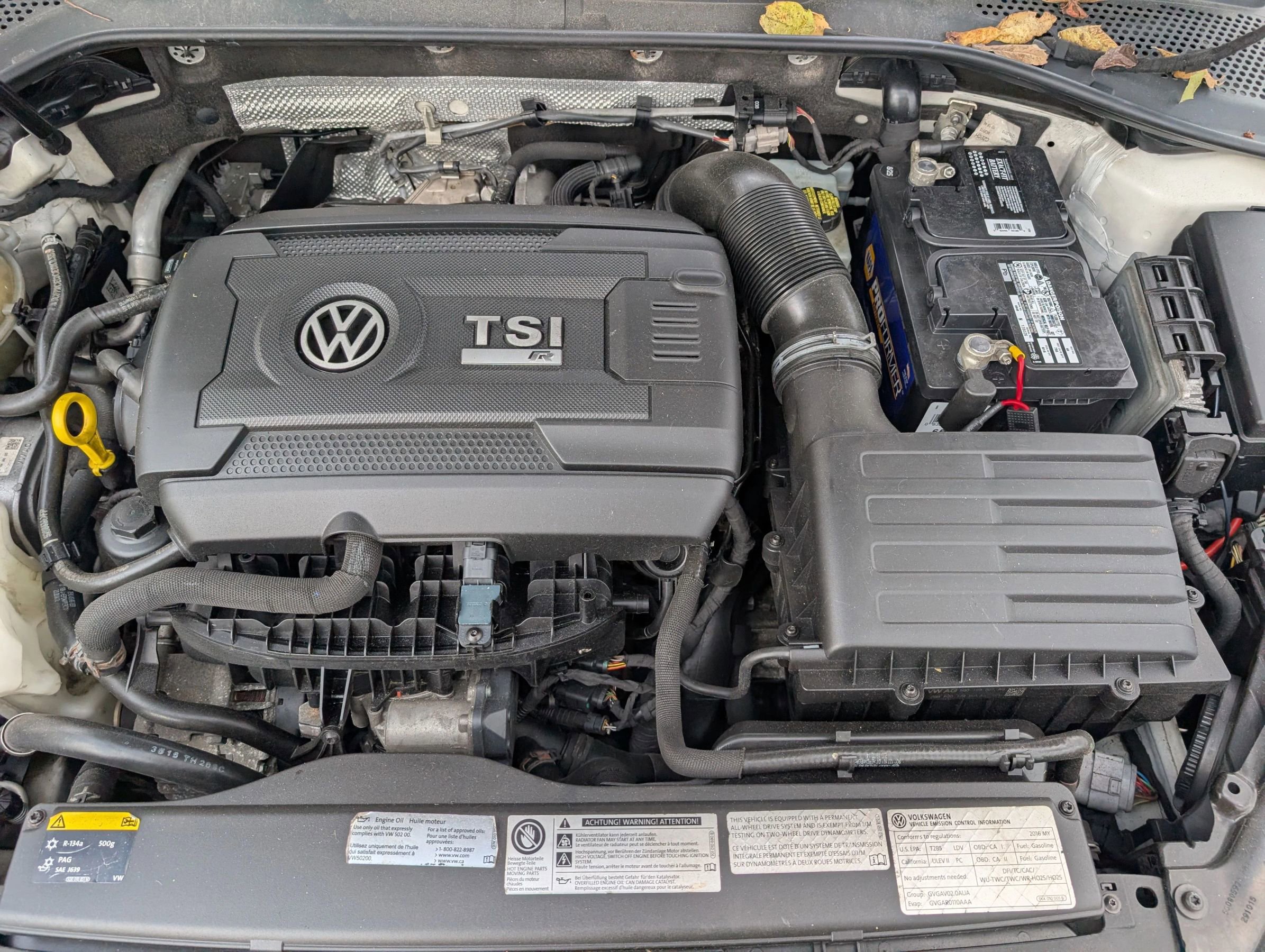 Used 2016 Volkswagen Golf 4-Door image 18