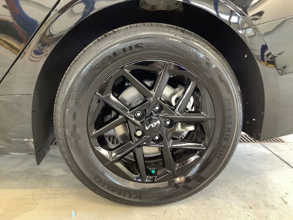 Certified 2025 Kia K5 LXS FWD image 15