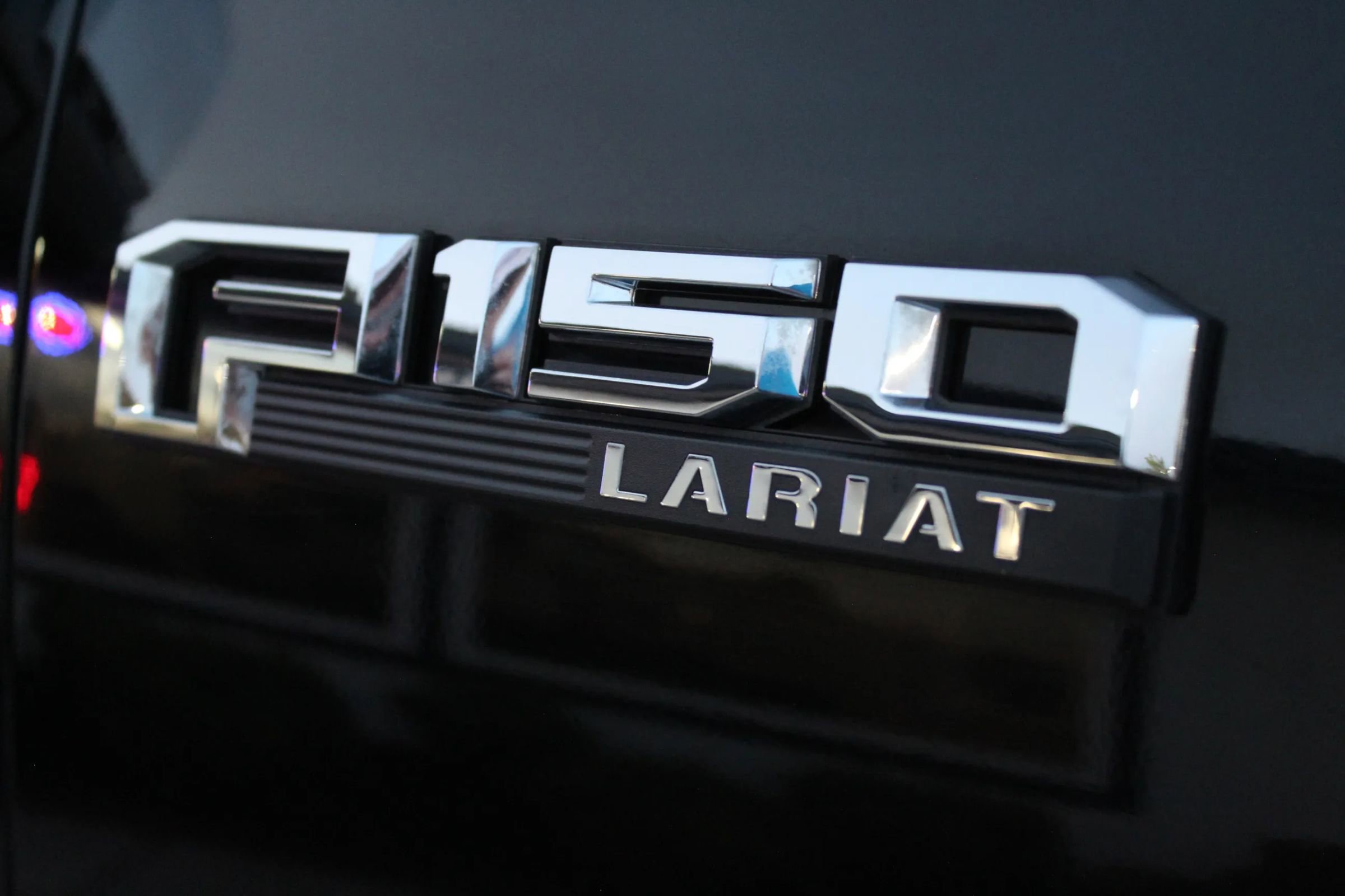 Used 2017 Ford F150 Lariat image 31