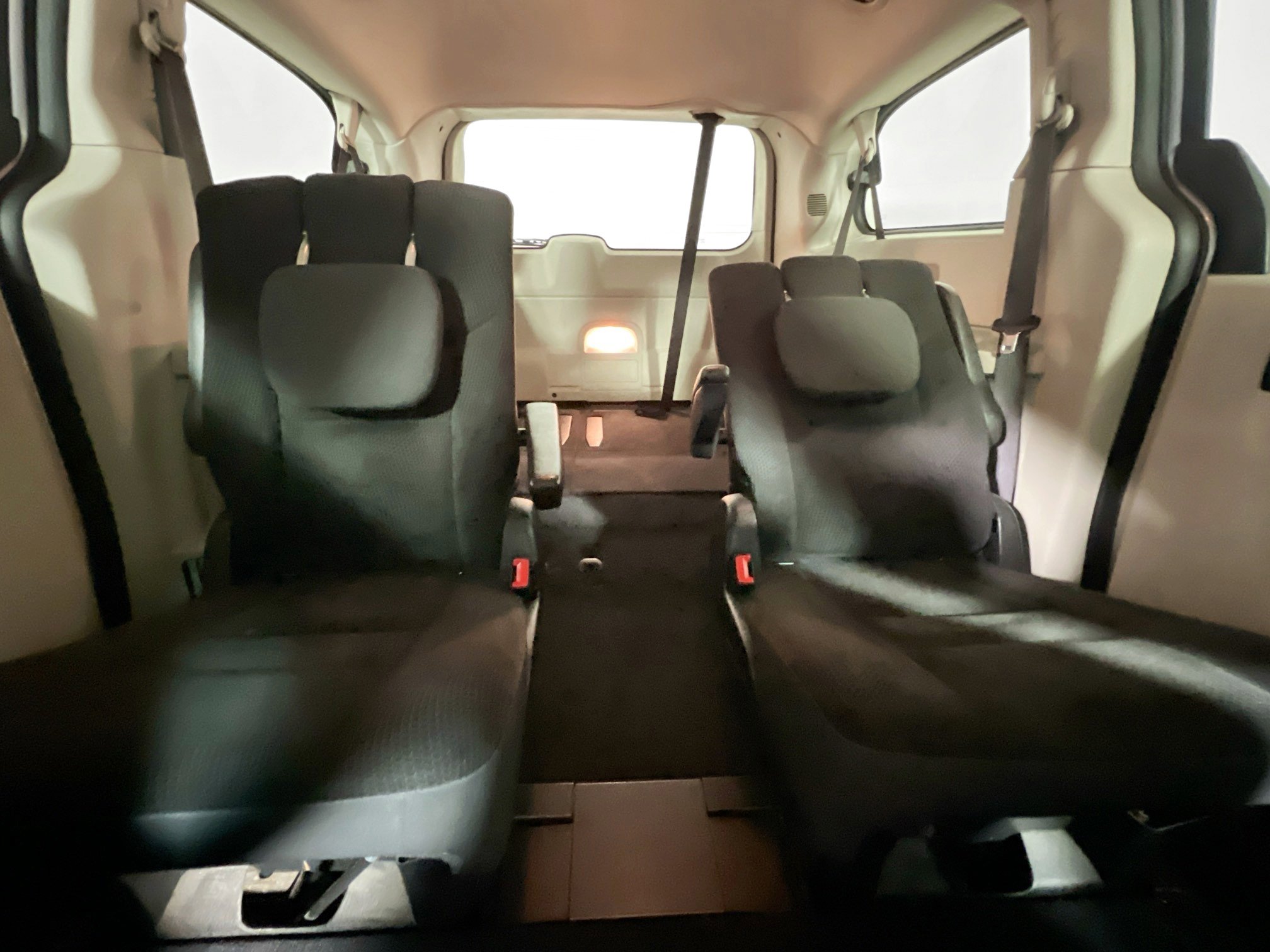Used 2019 Dodge Grand Caravan SE FWD image 26