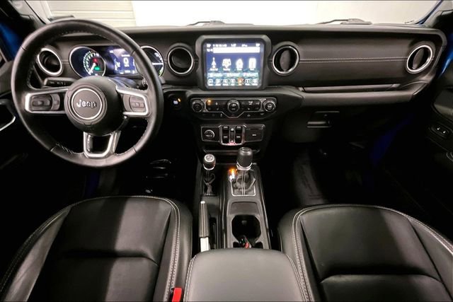 Used 2022 Jeep Wrangler Unlimited Sahara w/ Cold Weather Group image 16