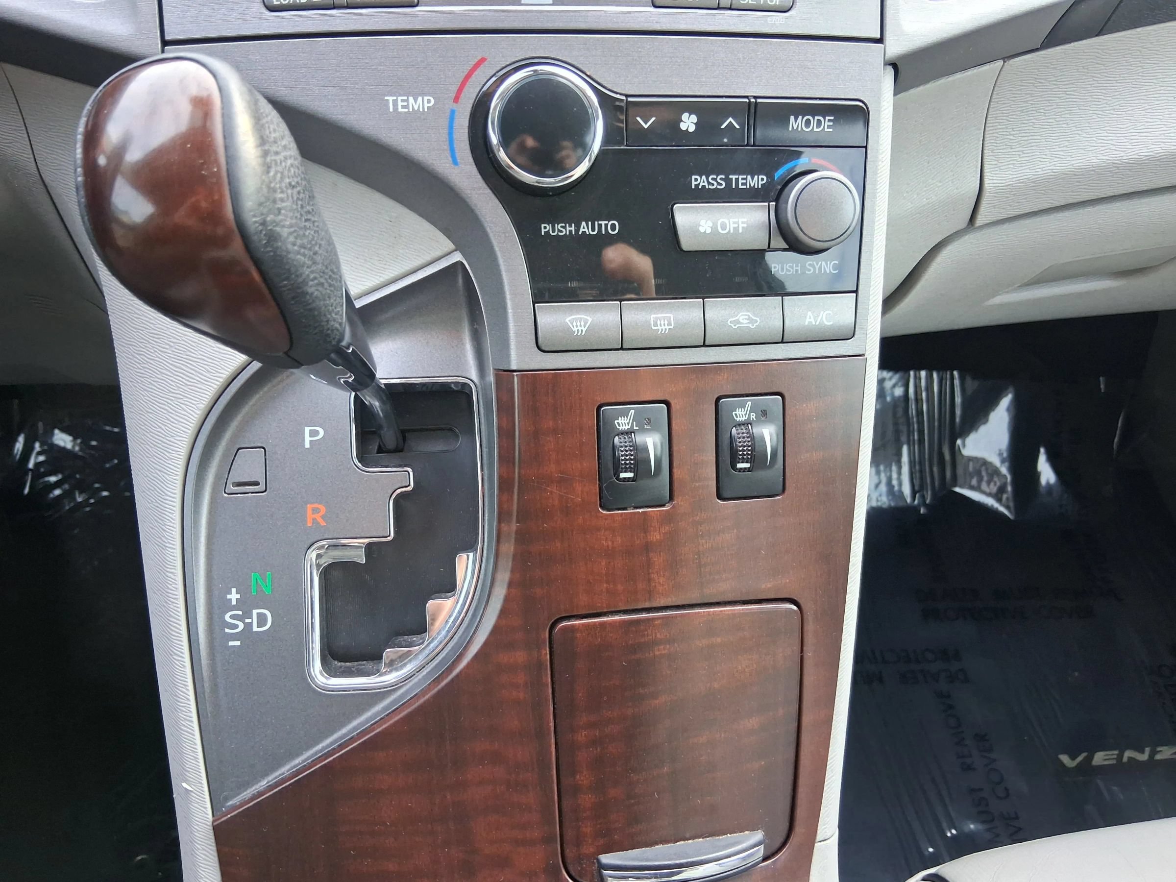 Used 2012 Toyota Venza XLE FWD image 21
