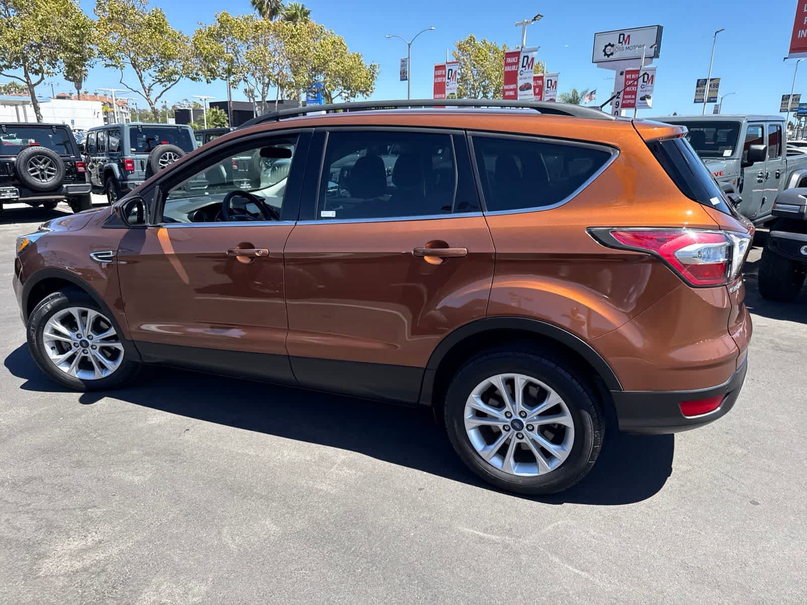 Used 2017 Ford Escape SE w/ Equipment Group 201A FWD image 25