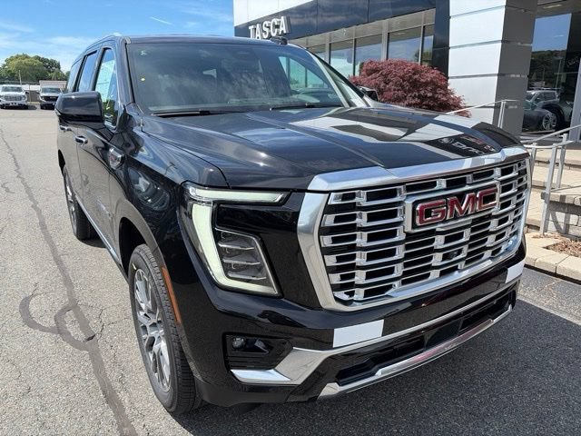 New 2026 GMC Yukon Denali w/ Sun & Power Step Package