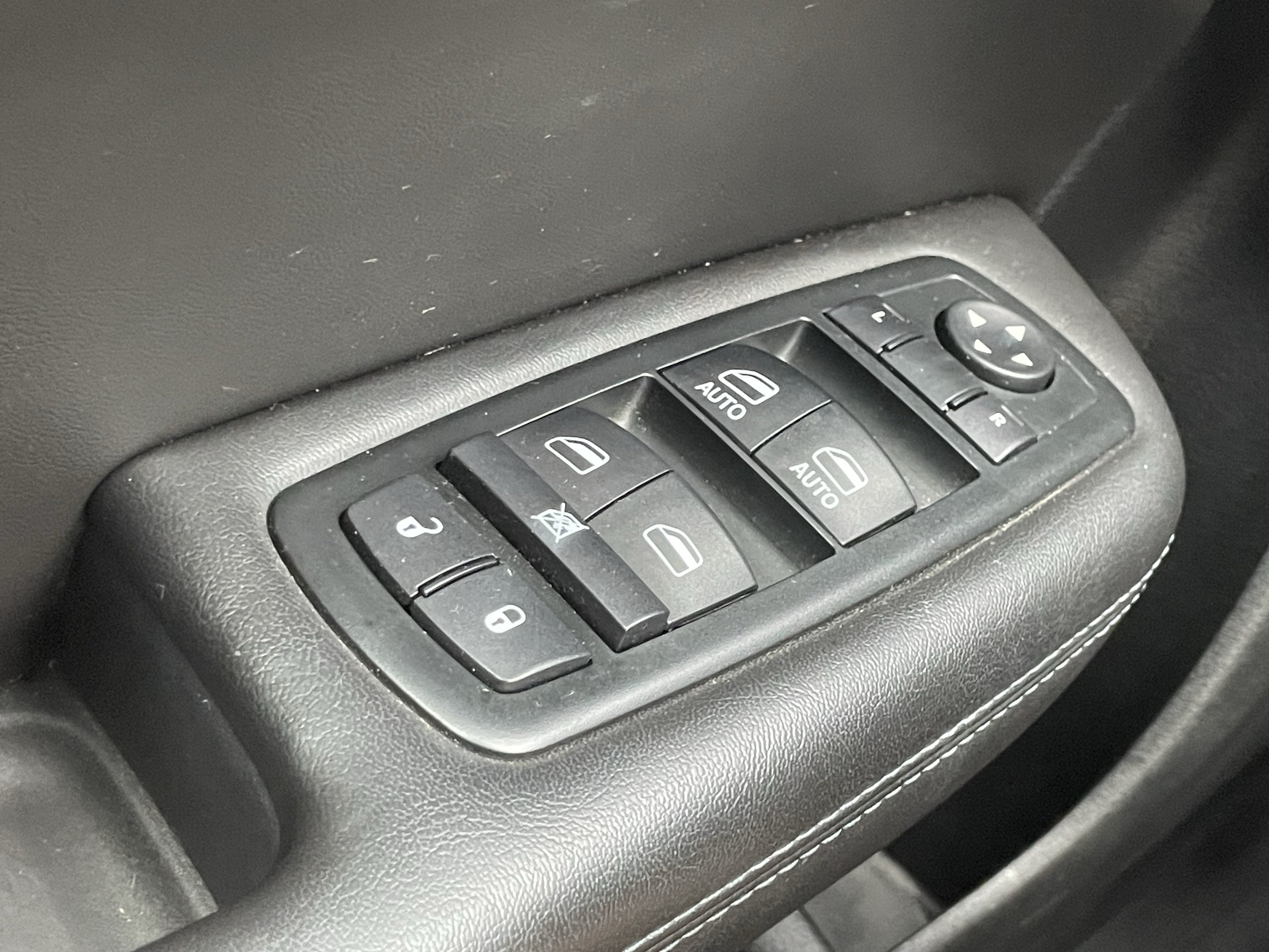 Used 2015 Chrysler 200 S w/ Navigation & Sound Group I FWD image 16