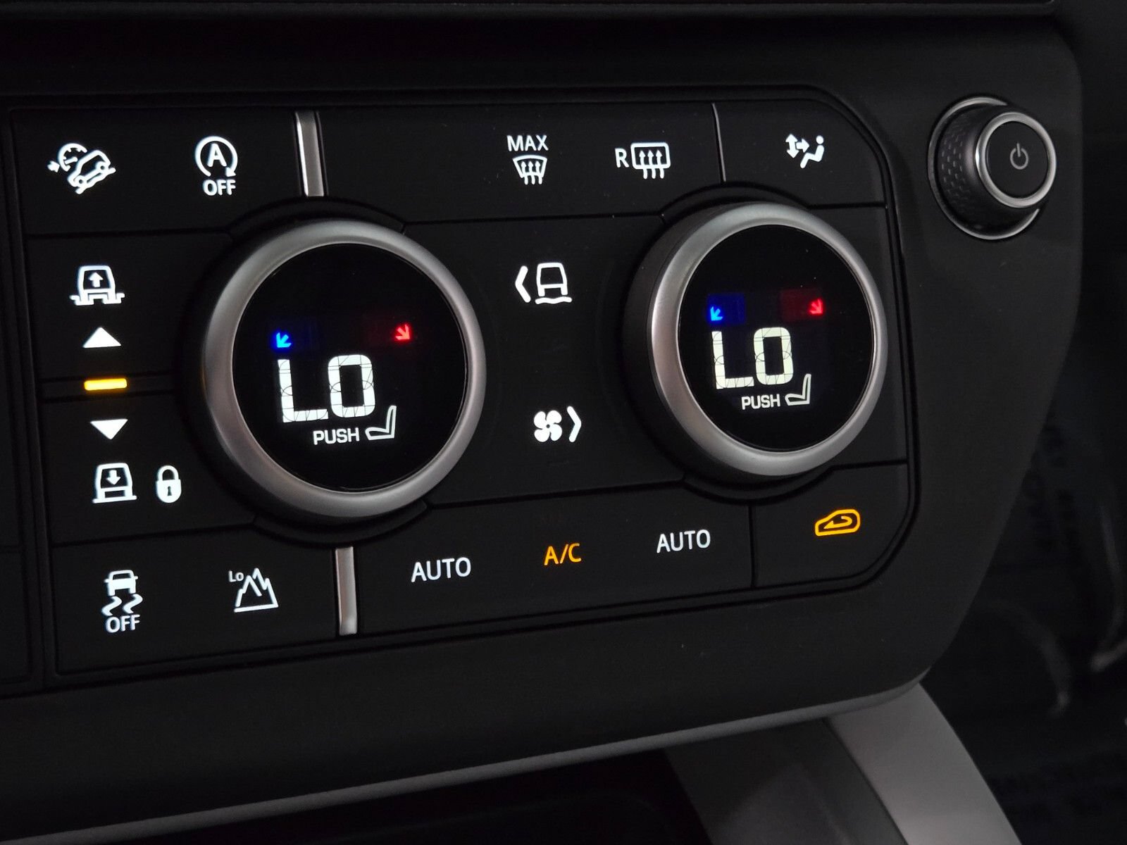 New 2026 Land Rover Defender 110 X AWD/4WD image 29