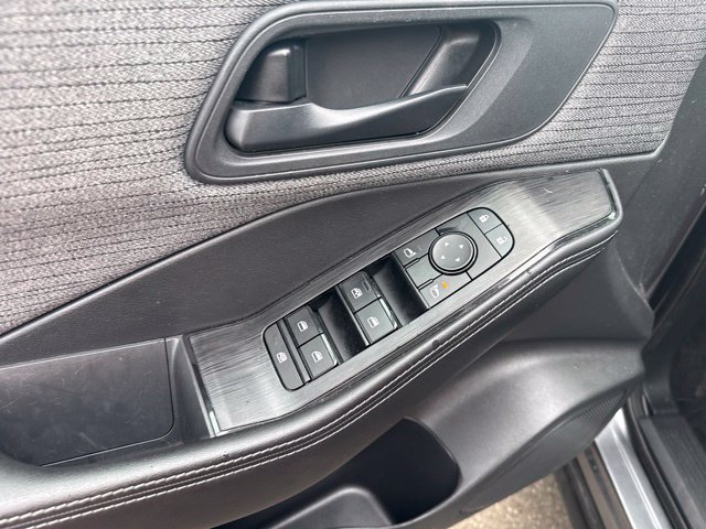 Used 2021 Nissan Rogue S FWD image 17