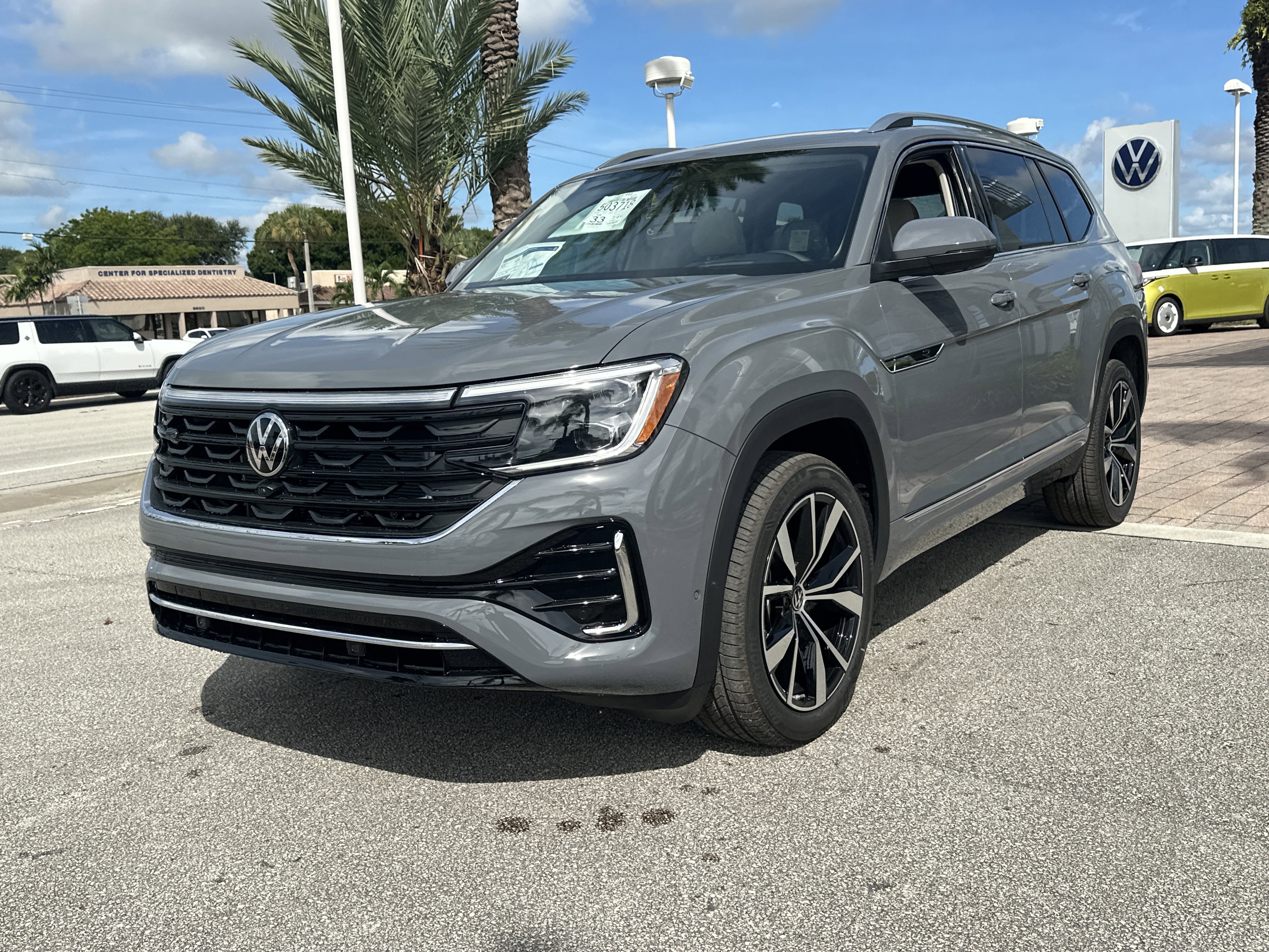 New 2026 Volkswagen Atlas SEL Premium R-Line image 2