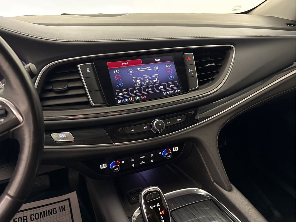 Used 2020 Buick Enclave Essence FWD image 31