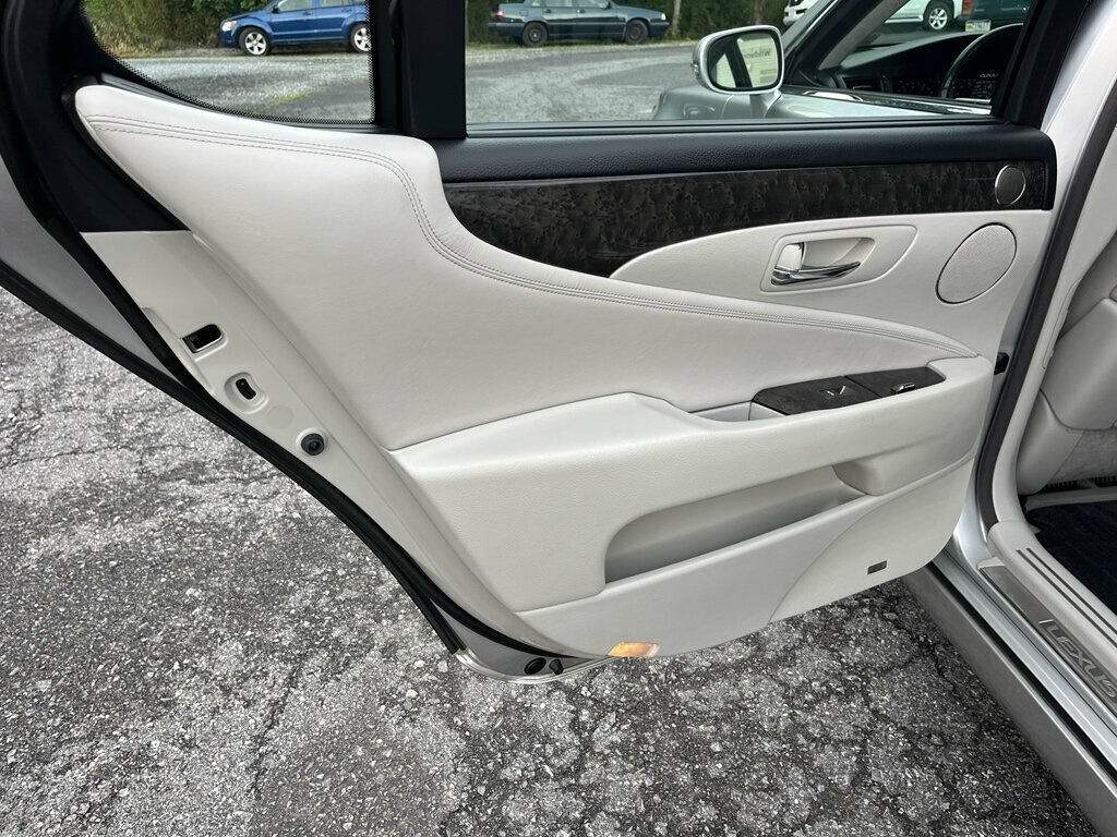 Used 2011 Lexus LS 460 L w/ Luxury Pkg AWD/4WD image 30