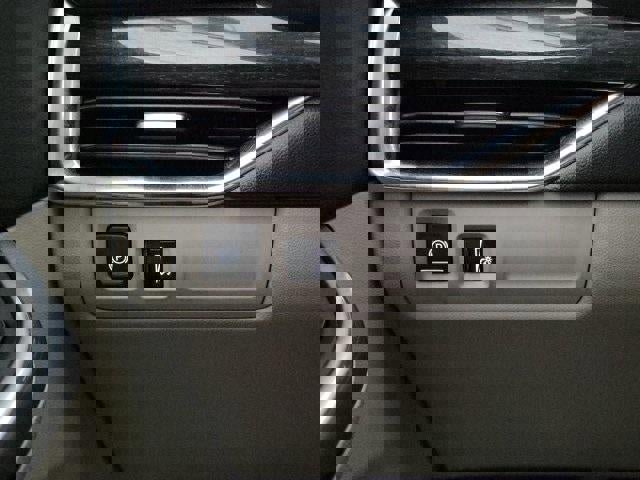 Certified 2023 Cadillac XT4 Premium Luxury w/ Driver Assist Package image 25