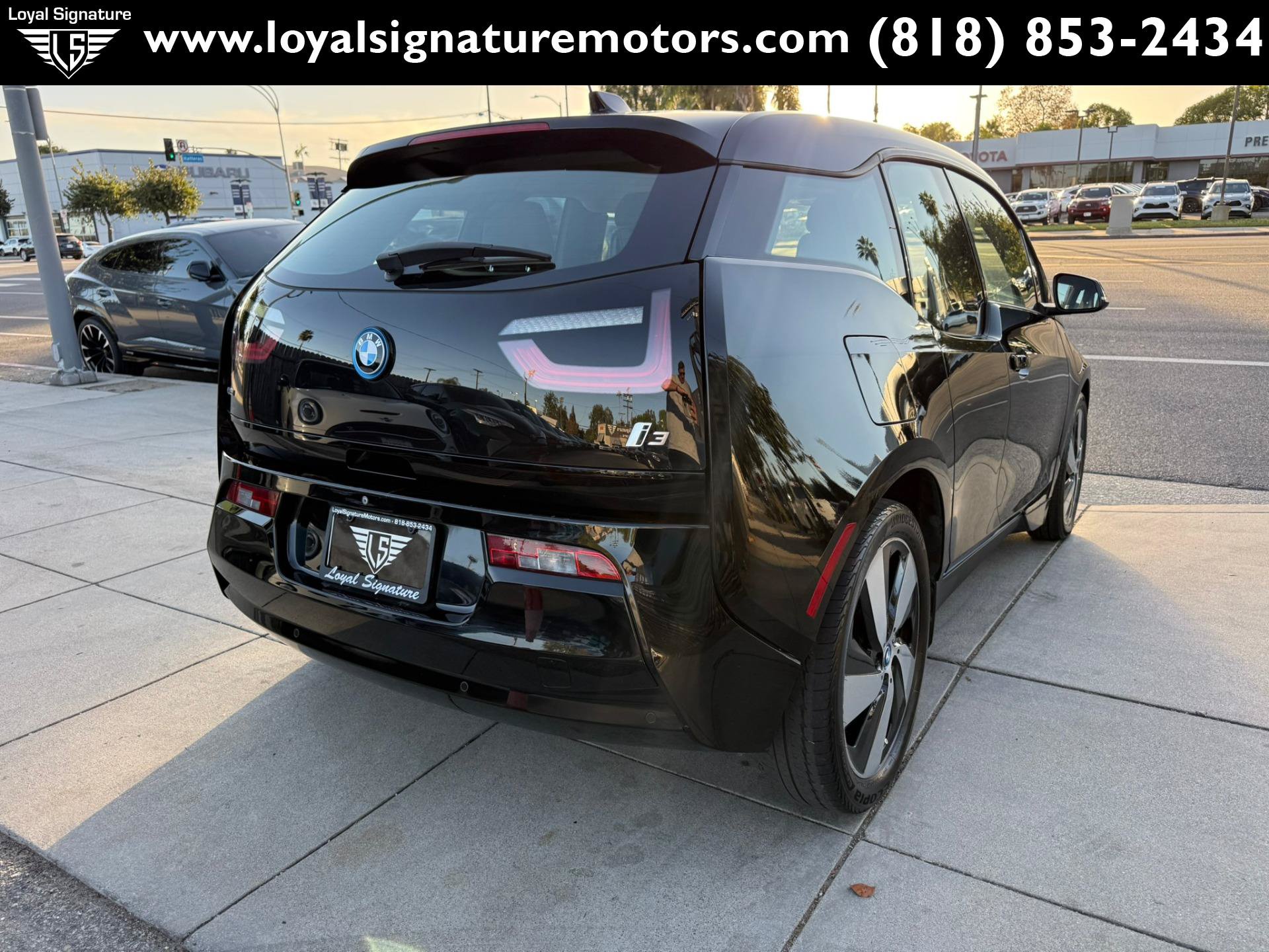 Used 2017 BMW i3 w/ Range Extender RWD image 7