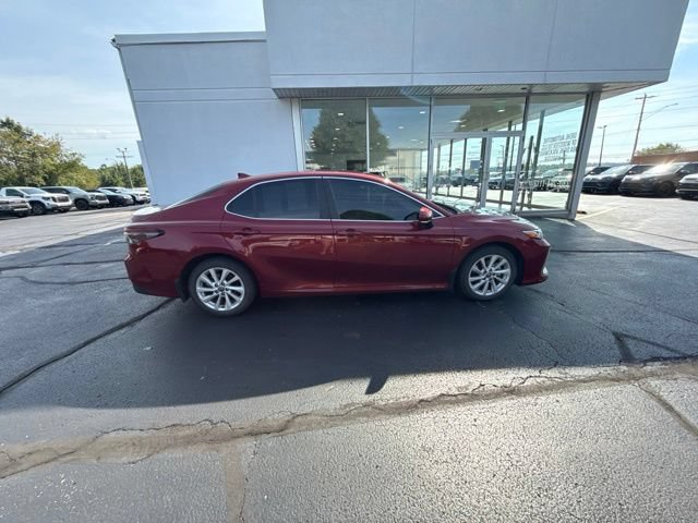 Used 2022 Toyota Camry LE w/ Convenience Package FWD image 9