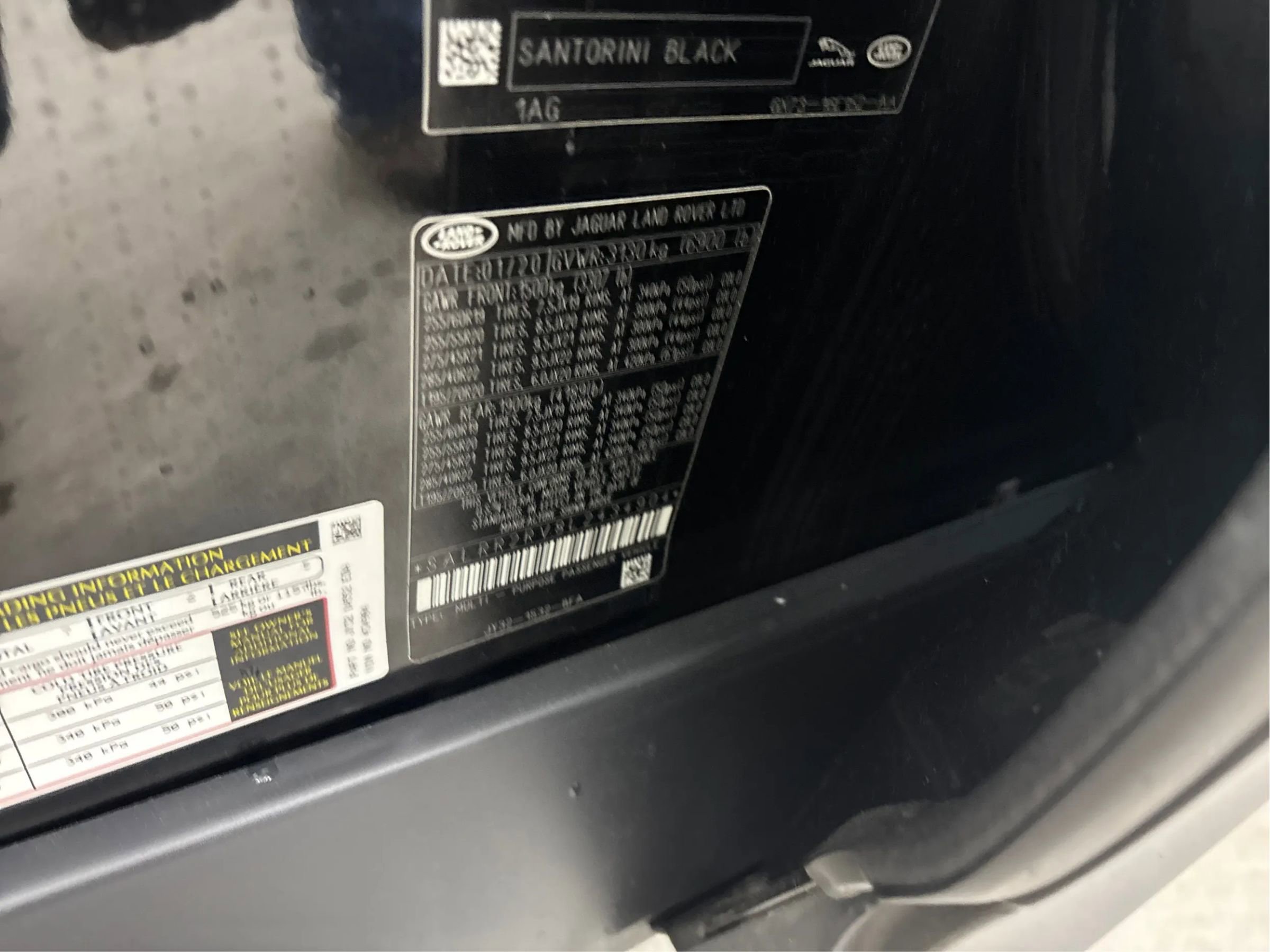 Used 2020 Land Rover Discovery HSE image 30