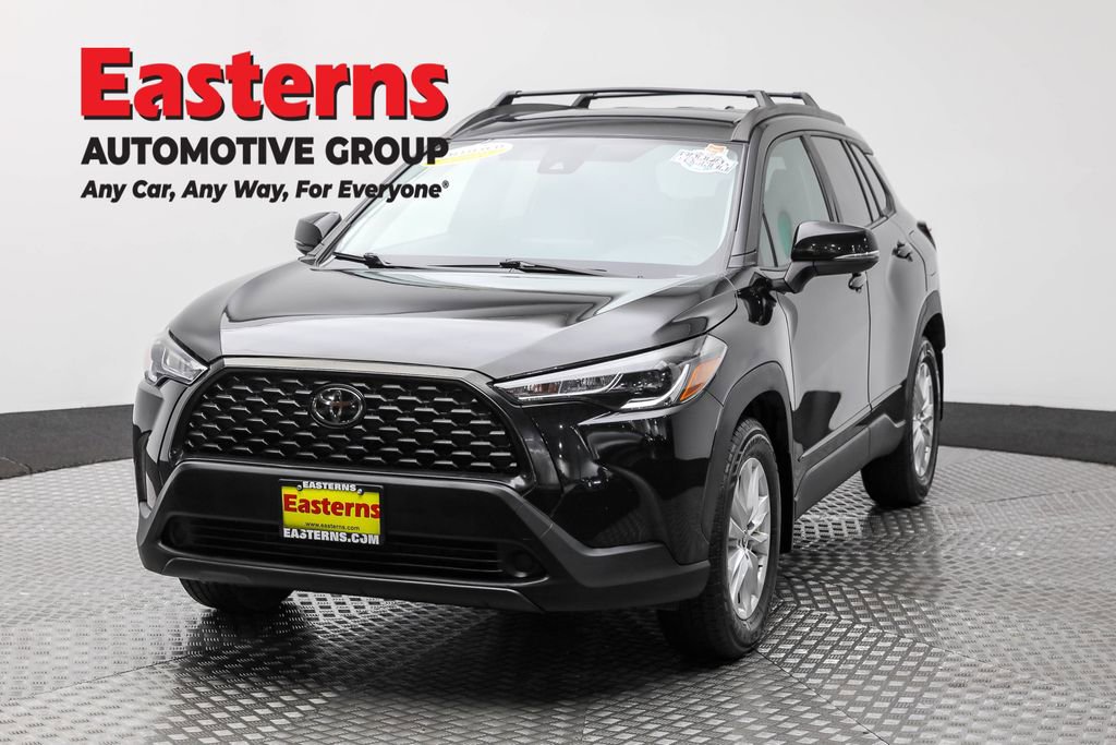 Used 2022 Toyota Corolla Cross LE image 1