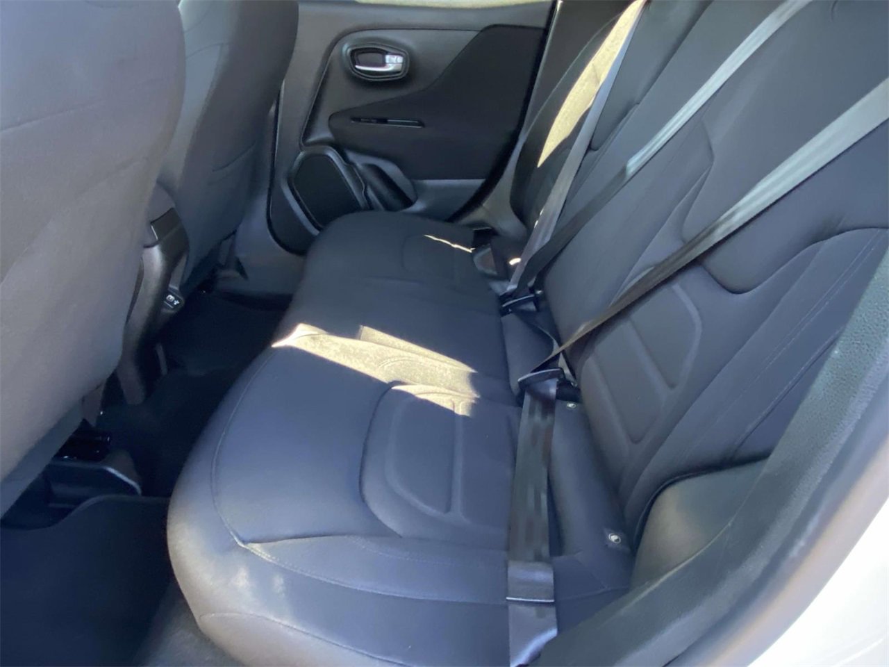 Used 2021 Jeep Renegade Latitude image 11