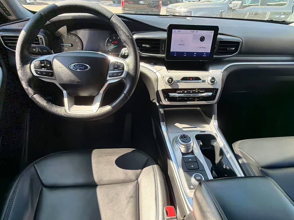 Certified 2022 Ford Explorer XLT w/ Equipment Group 202A image 22