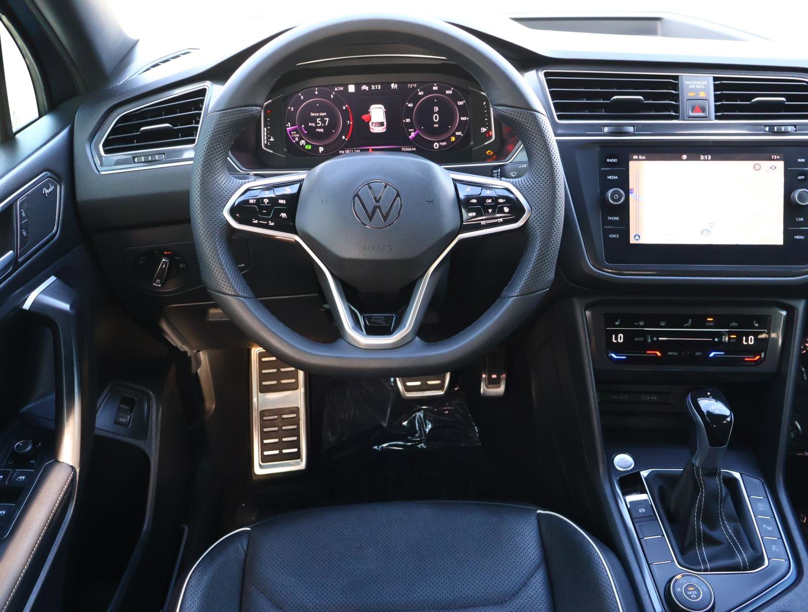 Used 2022 Volkswagen Tiguan SEL R-Line image 9