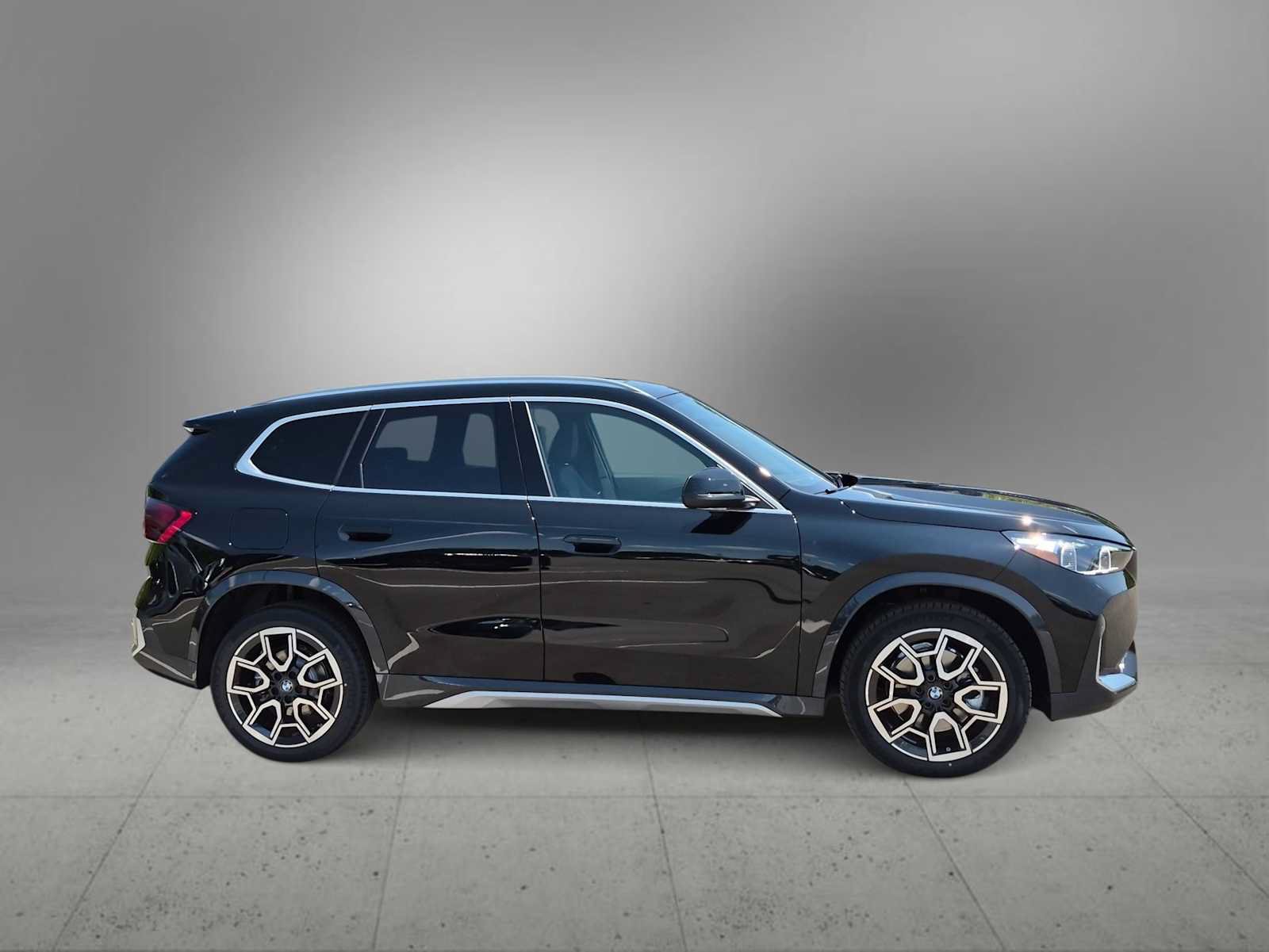 Used 2026 BMW X1 xDrive28i w/ Convenience Package AWD/4WD image 9