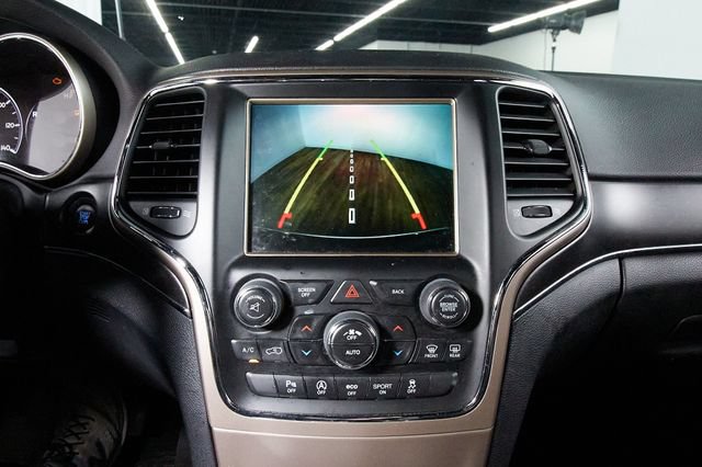 Used 2016 Jeep Grand Cherokee Limited w/ Trailer Tow Group IV AWD/4WD image 14